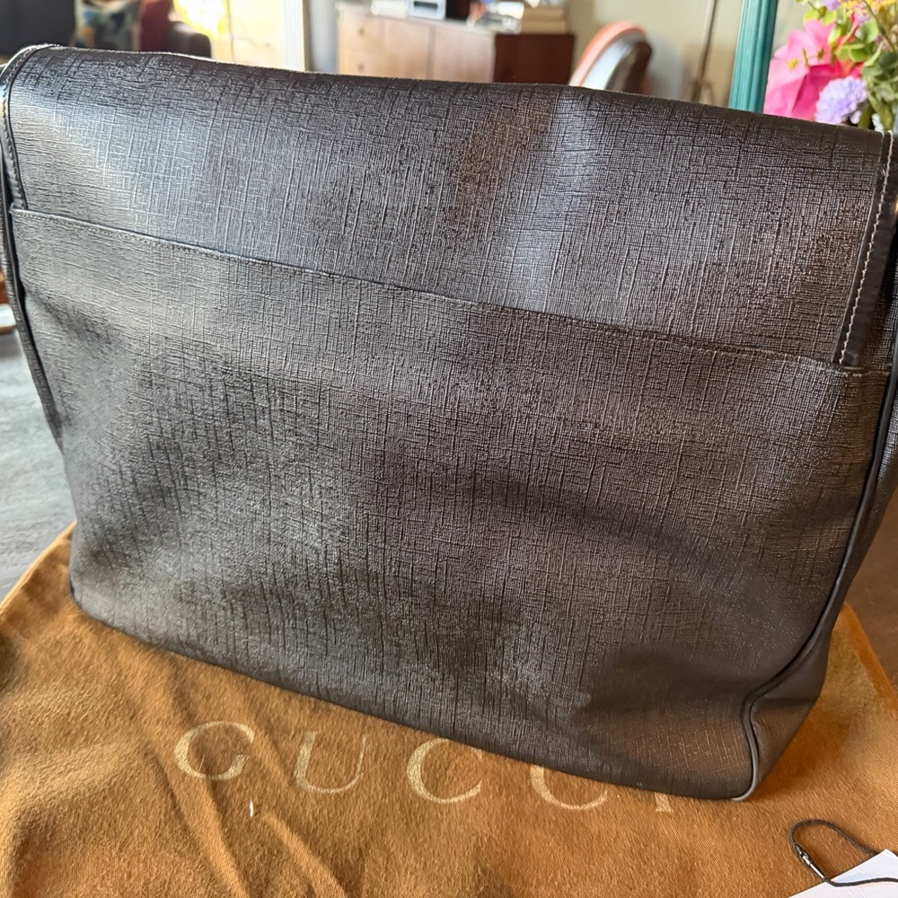 Gucci Black Messenger Bag - Picture 3 of 9